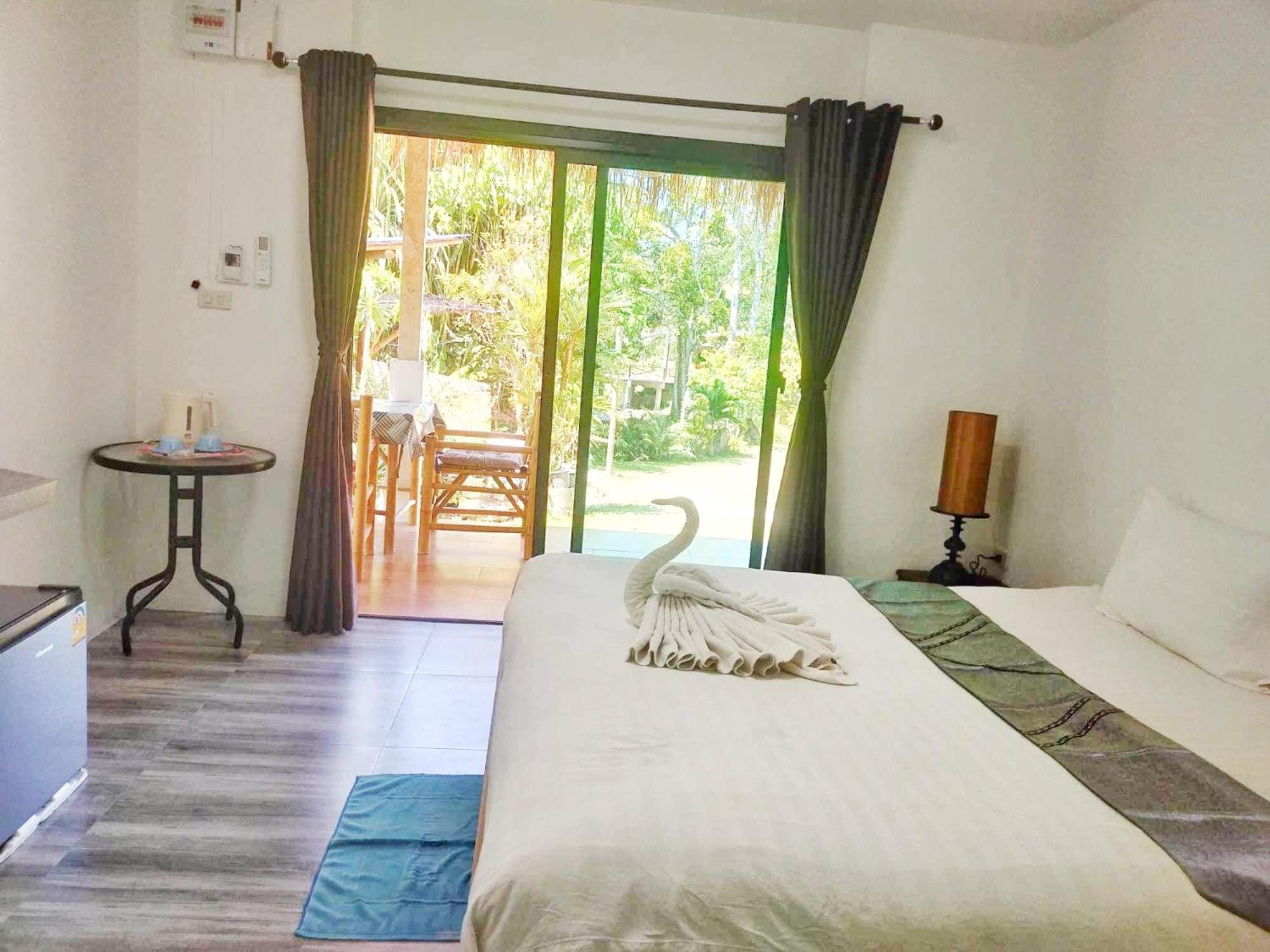 Phurin Thara Resort Koh Lanta Exterior photo